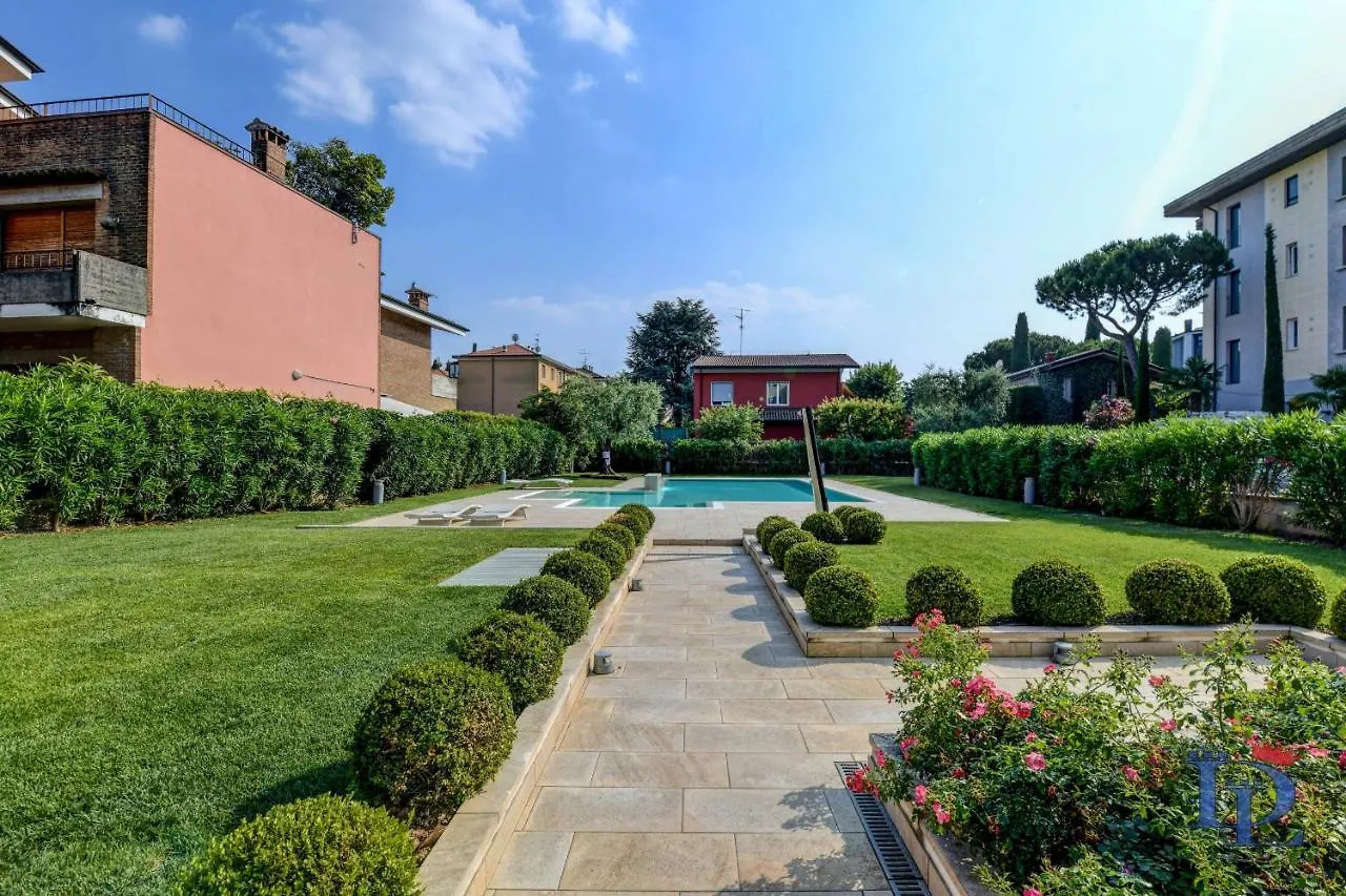 Desenzanoloft Official Partner Marriott Homes & Villas - Oscar Luxury Suite Desenzano del Garda Italy