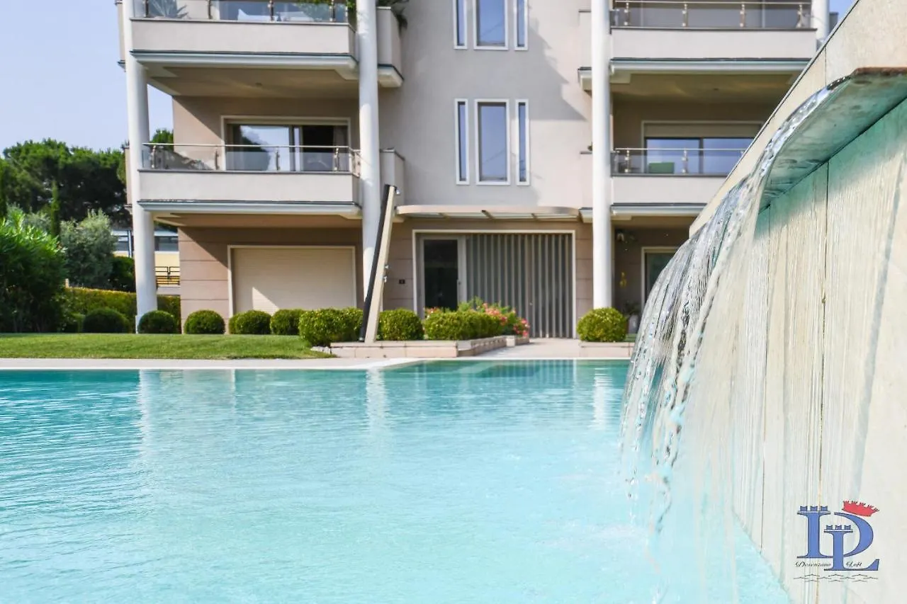Desenzanoloft Official Partner Marriott Homes & Villas - Oscar Luxury Suite Desenzano del Garda 0*,  Italy