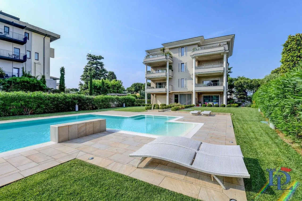 Apartment Desenzanoloft Official Partner Marriott Homes & Villas - Oscar Luxury Suite Desenzano del Garda Italy