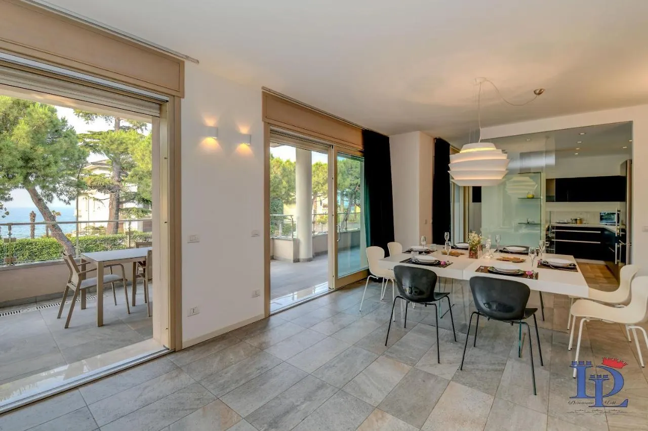 Apartment Desenzanoloft Official Partner Marriott Homes & Villas - Oscar Luxury Suite Desenzano del Garda Italy