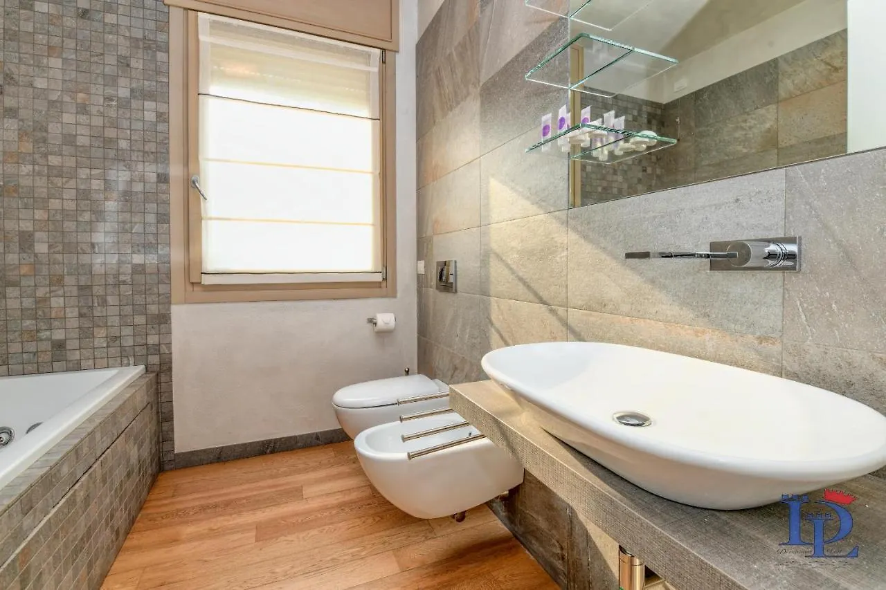 Desenzanoloft Official Partner Marriott Homes & Villas - Oscar Luxury Suite Desenzano del Garda Italy